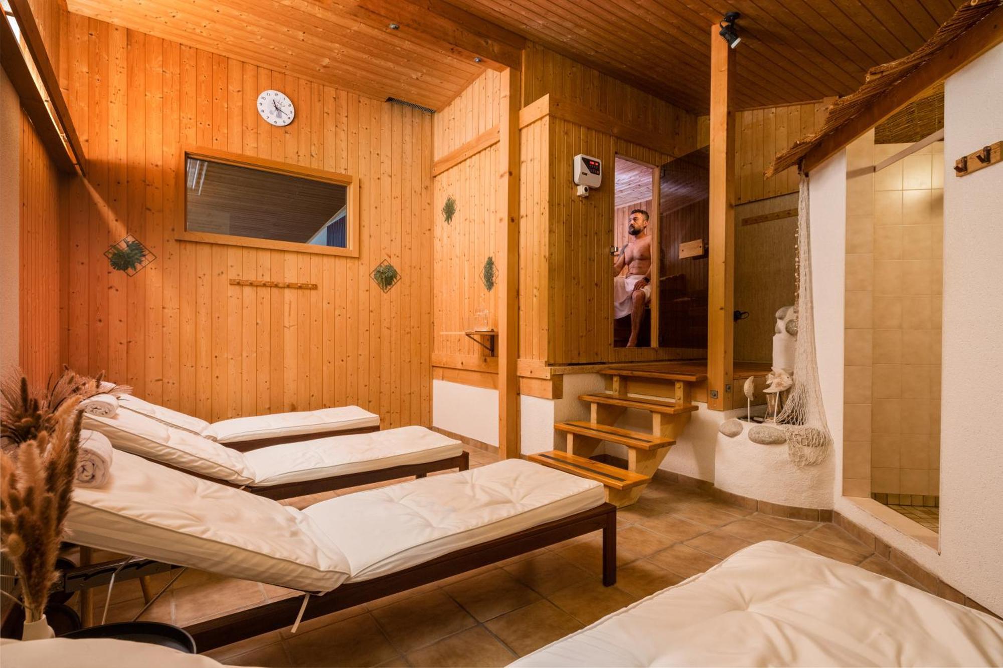 Hotel Lindenhof By Crossworld Ag Brienz  Bagian luar foto