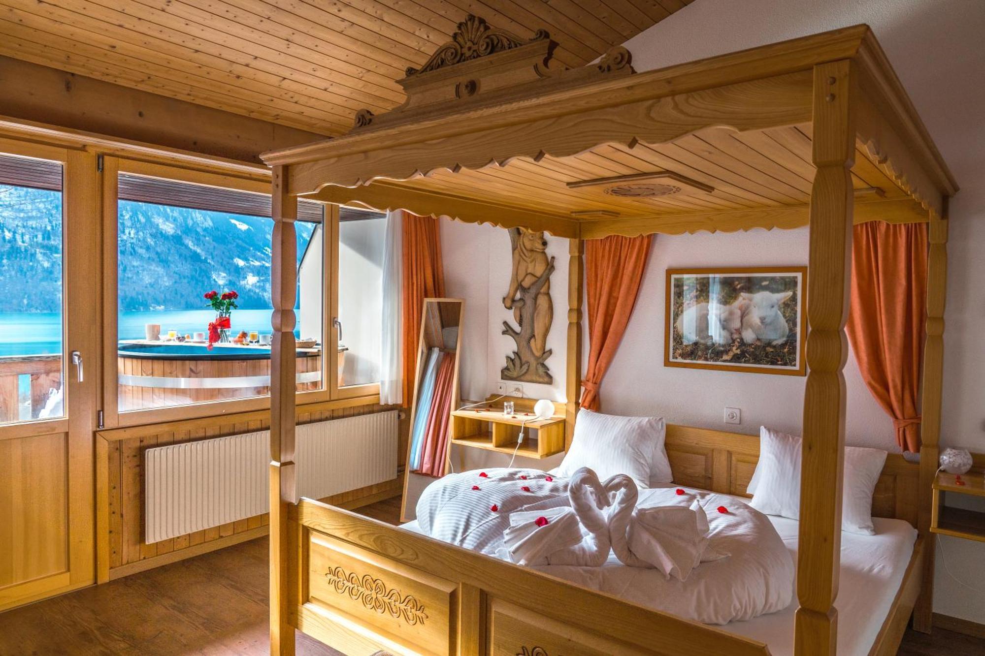 Hotel Lindenhof By Crossworld Ag Brienz  Bagian luar foto